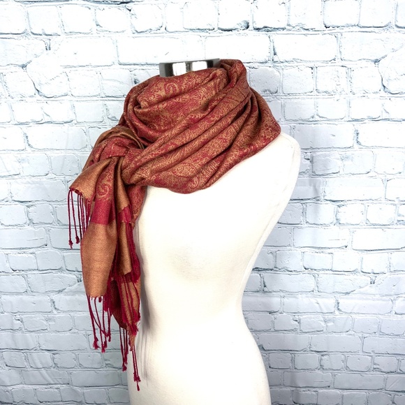 Green SOLD🚫NWOT 2-|•PASHMINA•| 1 GREEN + 1 RED/GOLD 70% Pashmina + 30 % Silk - Picture 4 of 16